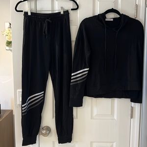 Ava & Esme Ombré Piped Sweatshirt & Jogger Pants Set in Black size Medium